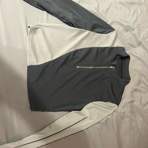 Workout jacket size medium but feels like a small